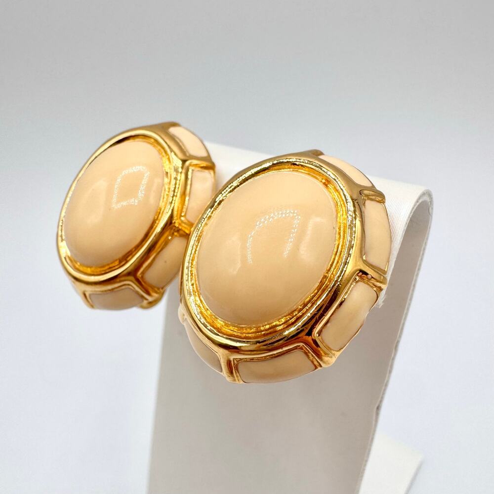 Vintage 90s Monet Cream Enamel Dome Gold Tone Clip On Earrings Mogul Mob Wife